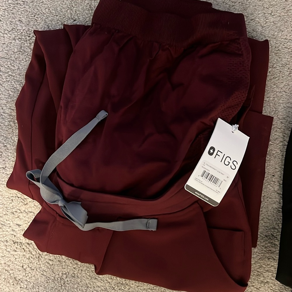 Maternity Figs pants size M